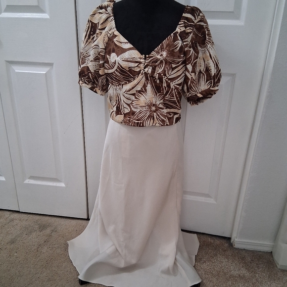 NWT All In Favor Cream Skirt With Front Slit     Size M - Picture 6 of 11